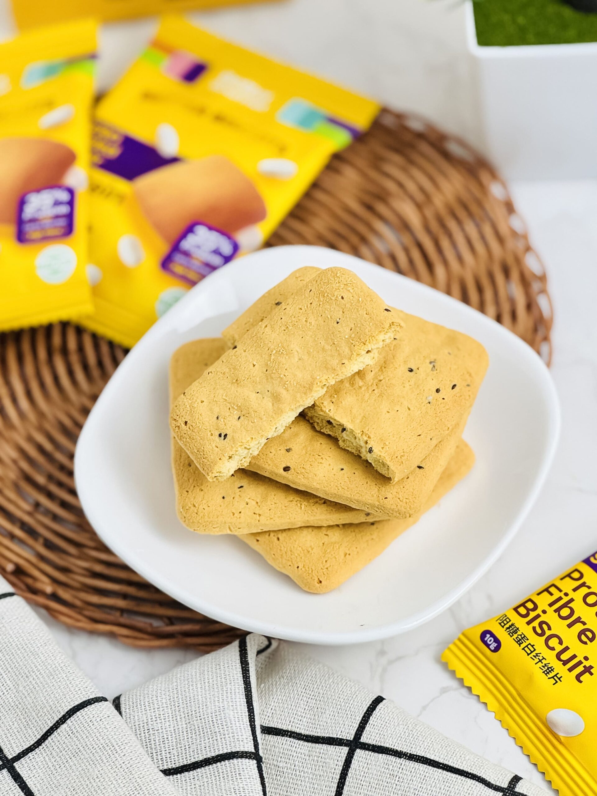 Protein Fibre Biscuits Lifestyle 001